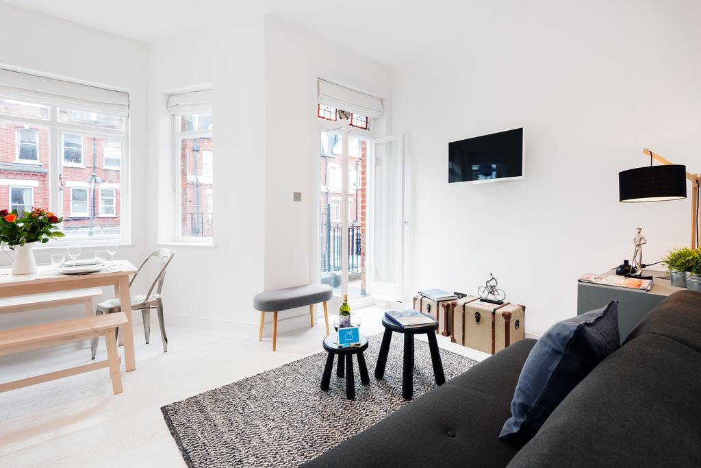 The Barons Court Lodge *