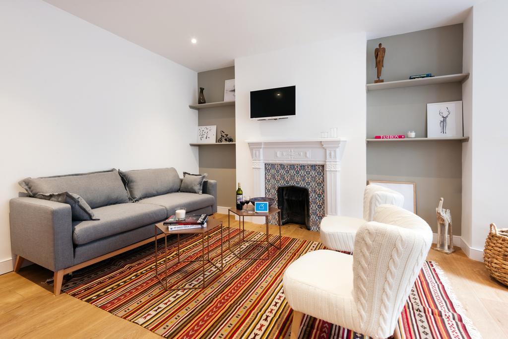 The Barons Court Lodge