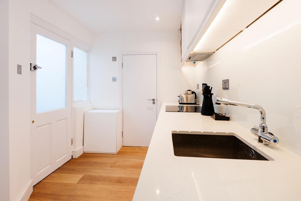 The Barons Court Lodge Apartment London