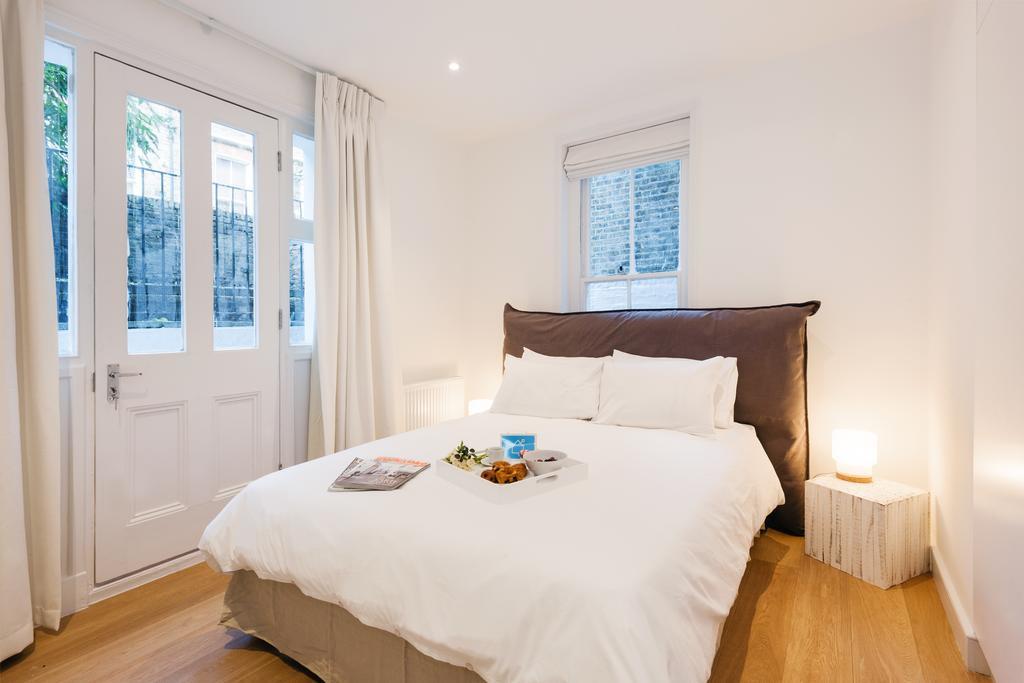 The Barons Court Lodge *
