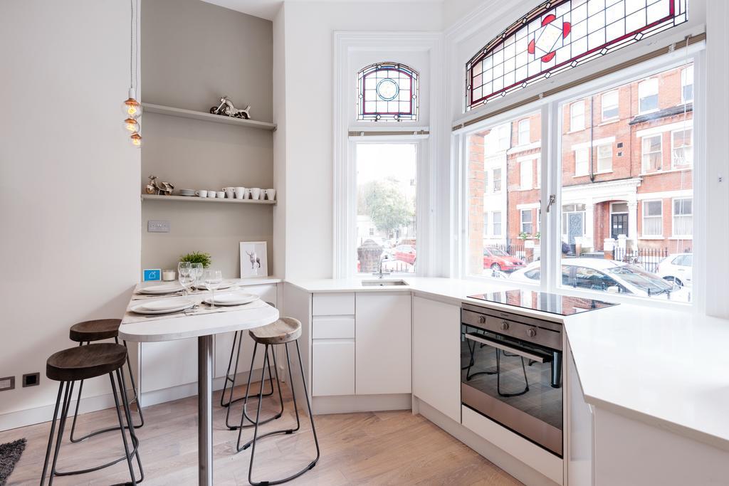 Apartment The Barons Court Lodge London