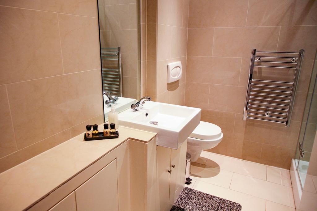Club Living - Barbican Apartment