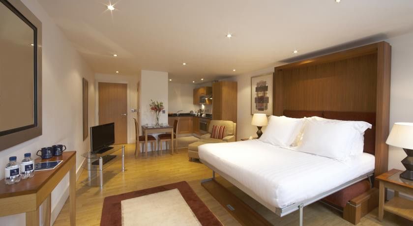 Marlin Bridge - Empire Square Aparthotel