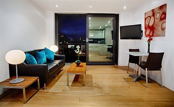 Tower Bridge 4* London