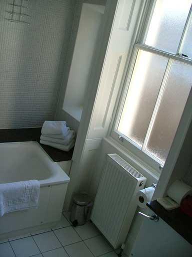 Staunton - 4* Londres