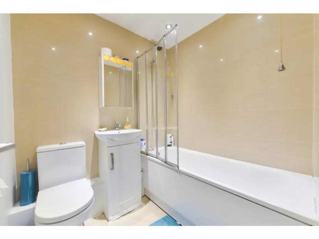 Homestay 1 Double-Bed Kennington-Sk *