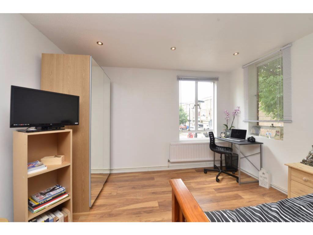 1 Double-Bed Kennington-Sk