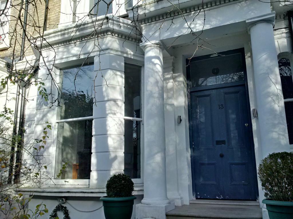 Luxury Holland Park, Sleeps 2, Free S'fast Wifi Apartment *