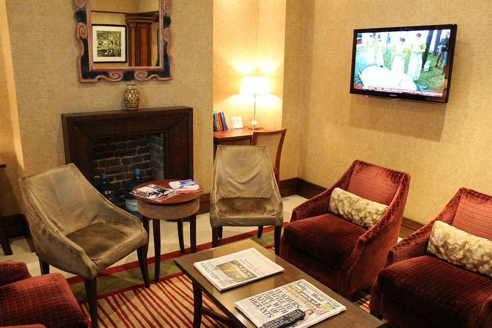 Blandford 4* London