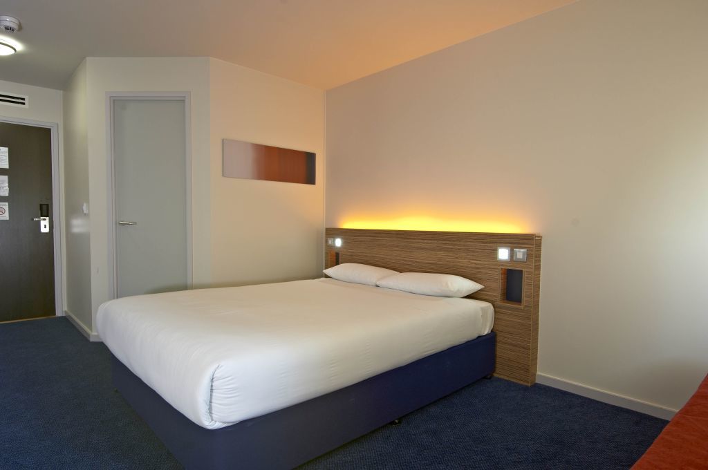 Hotel Travelodge Stratford 3*