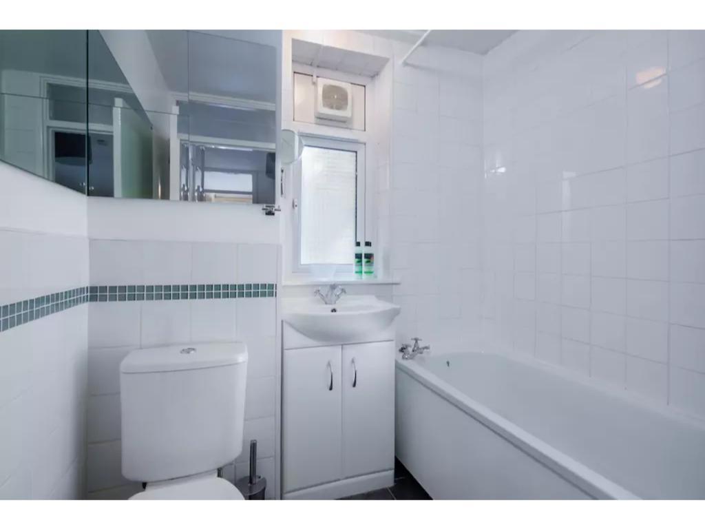 Cozy Room Very Close To Canary Wharf ! *
