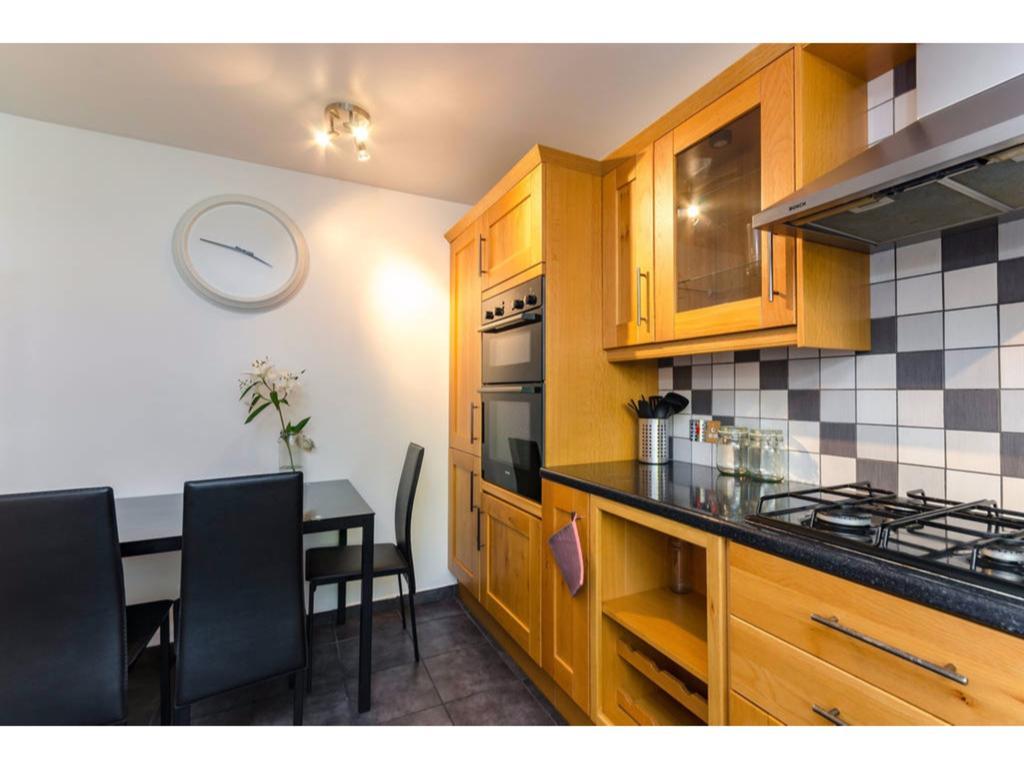 Cozy Room Very Close To Canary Wharf ! Guest house *