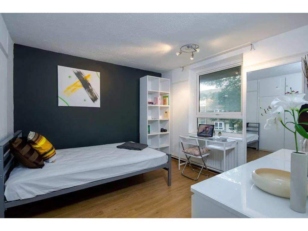 Cozy Room Very Close To Canary Wharf ! * London