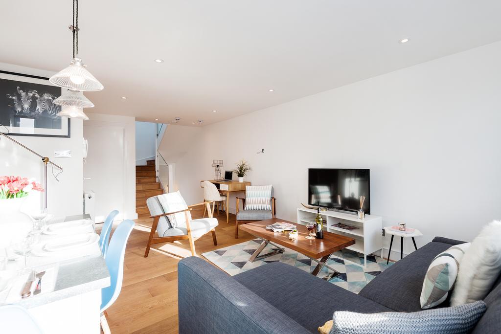 The Lillie Road Residence *