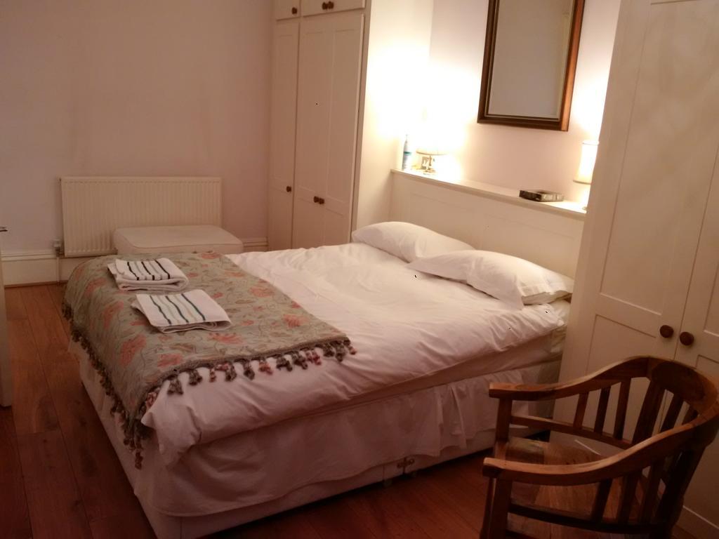 Luxury Holland Park, Sleeps 2, Free S'fast Wifi *