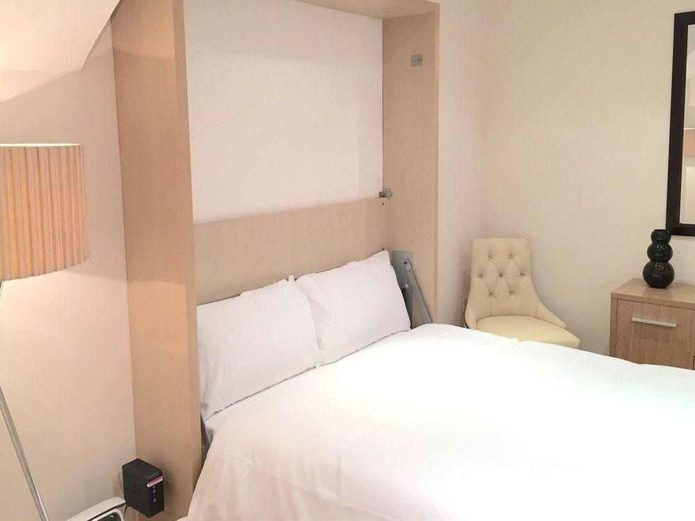 Westminster Studio Apartment