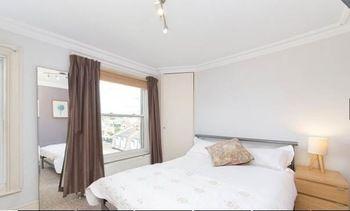 Kensington Olympia Apartment London