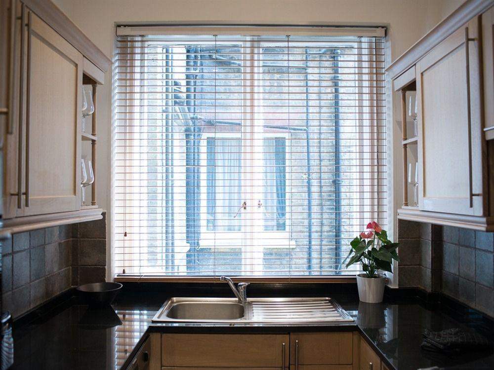 Luxton - Knightsbridge London