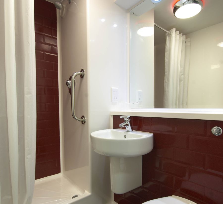 Travelodge Stratford 3*