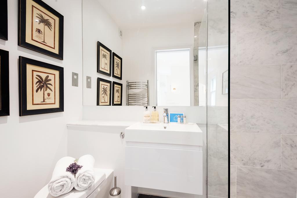 The Lillie Road Residence