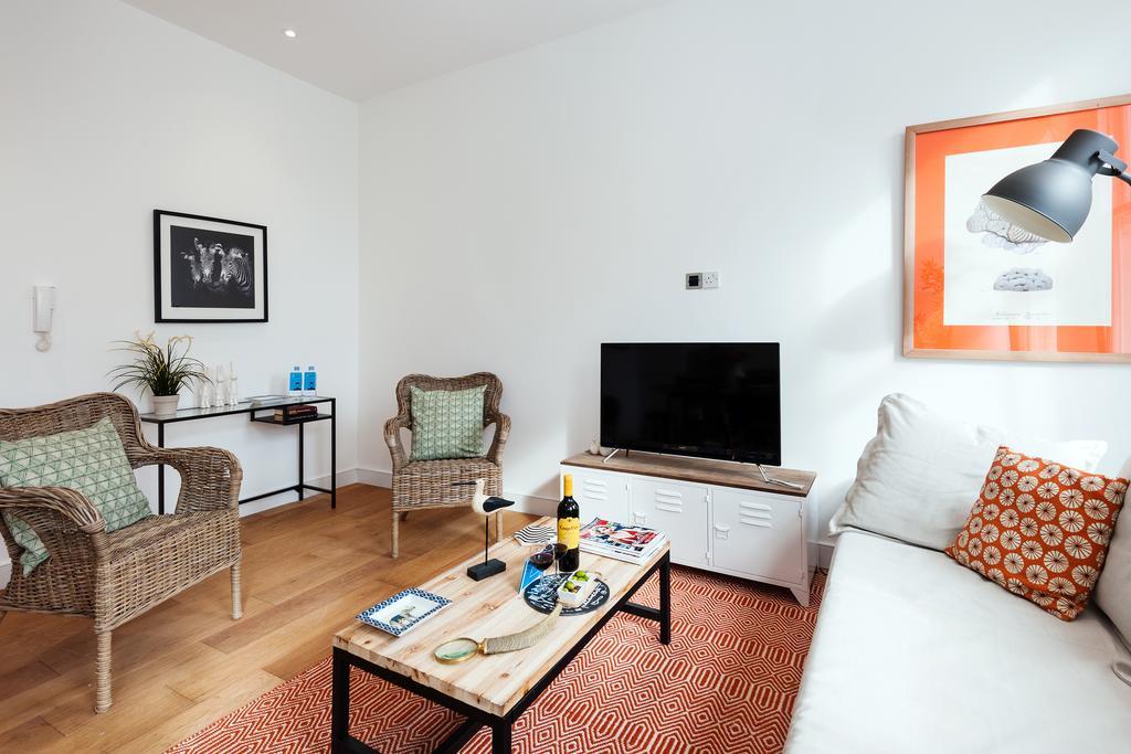 The Lillie Road Residence Apartment *