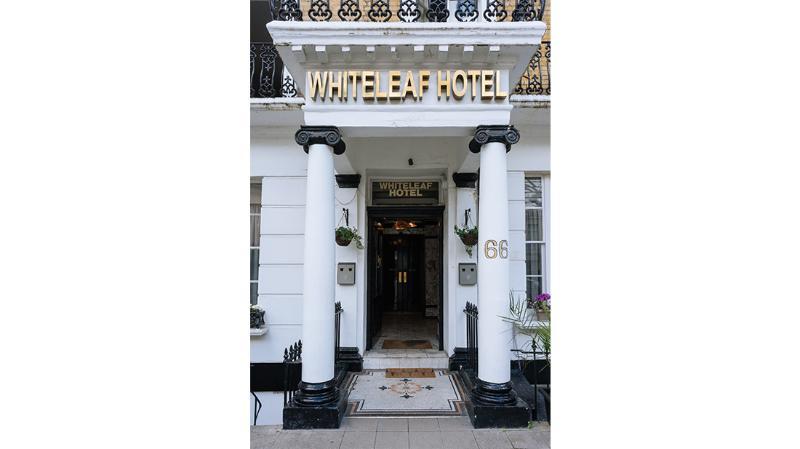 Whiteleaf Hotel 2*