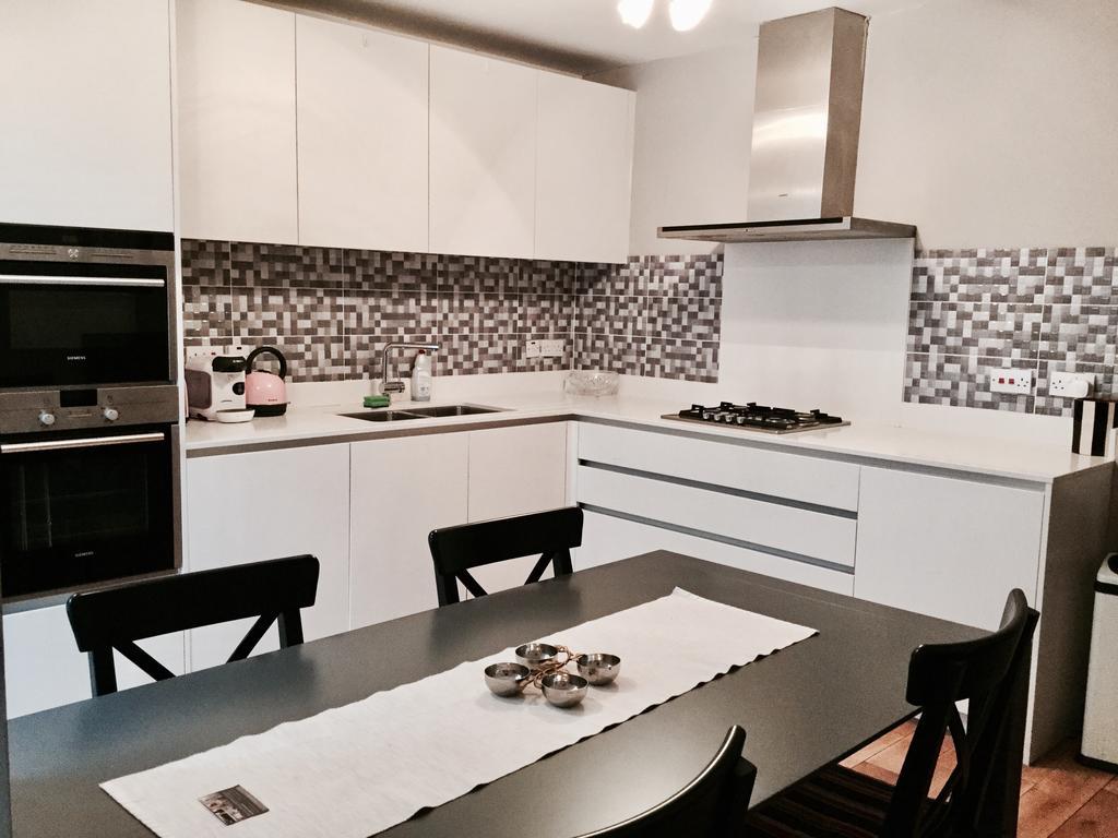 Apartment Metro Victoria London