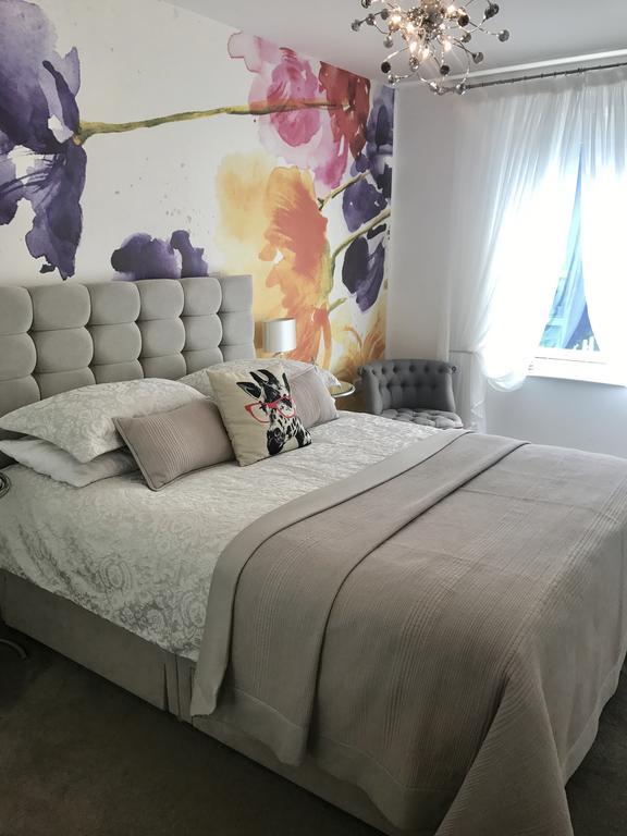 Apartment Chelsea Bridge Wharf London