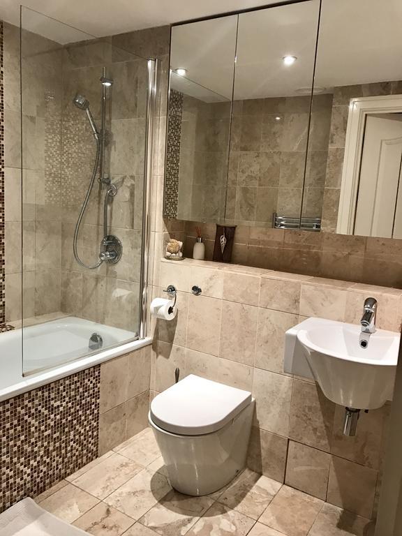 Chelsea Bridge Wharf Apartment