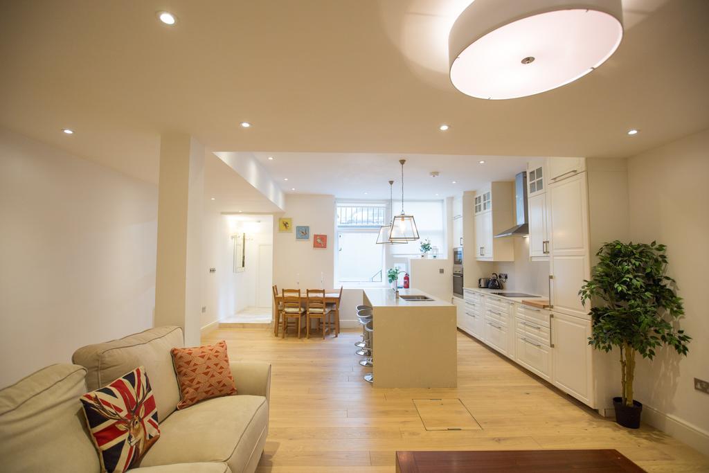 Luxury 2 Bed/bath Next To Hyde Park London