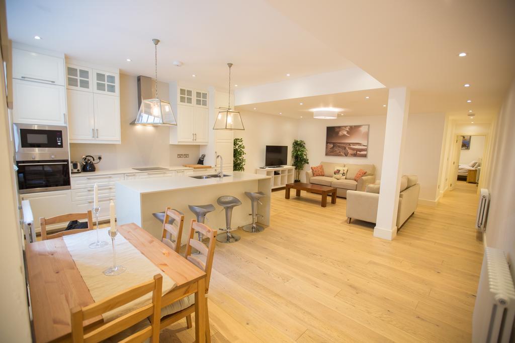 Luxury 2 Bed/bath Next To Hyde Park *