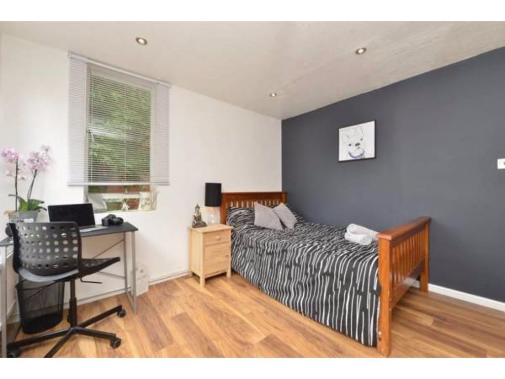 Homestay 1 Double-Bed Kennington-Sk *