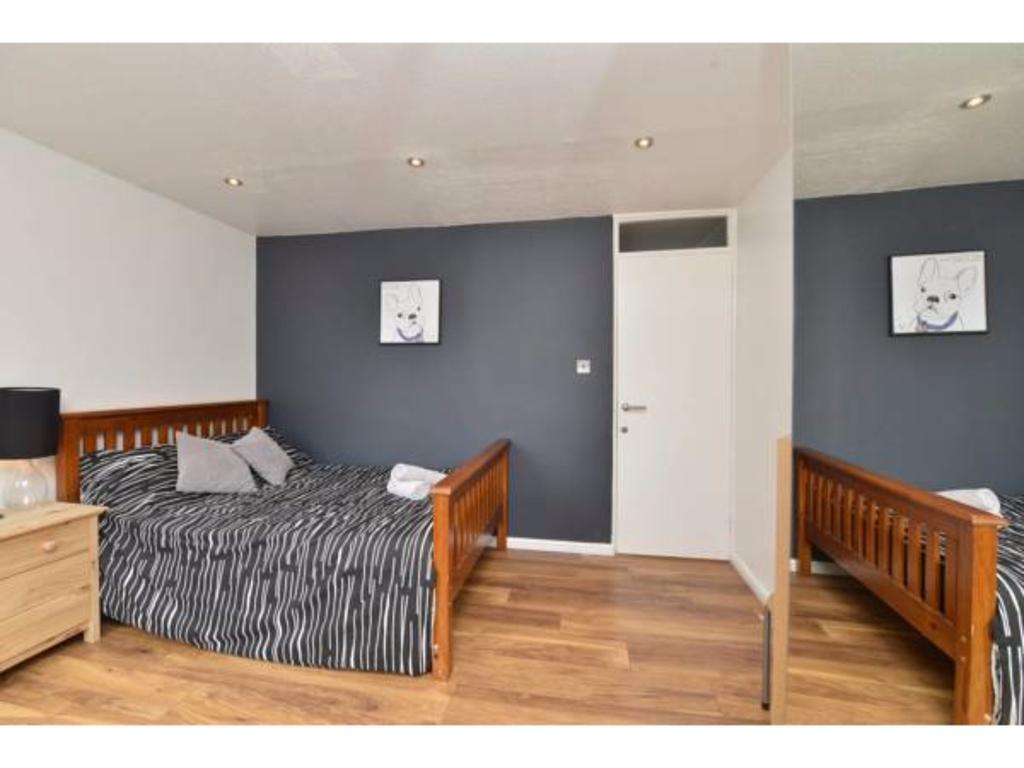 1 Double-Bed Kennington-Sk Homestay *