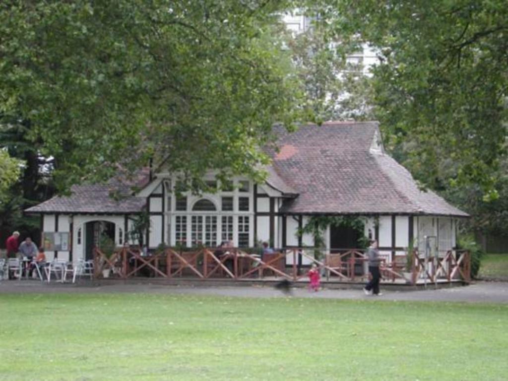 Homestay 1 Double-Bed Kennington-Sk *