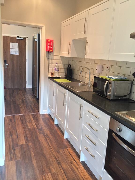 Lyall Aparthotel 3*