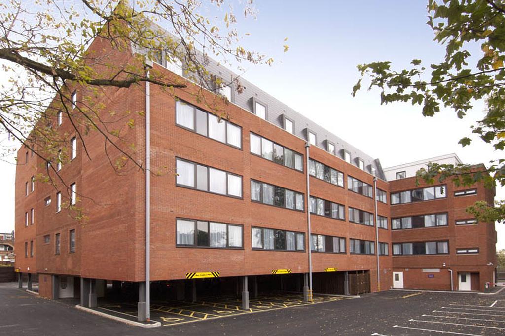 Premier Hanger Lane Hotel Londres