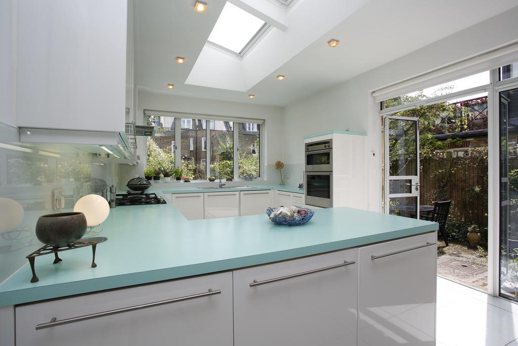 Veeve - House Dyne Road - Kilburn Holiday home *