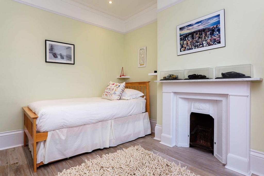 Veeve - Eton * London