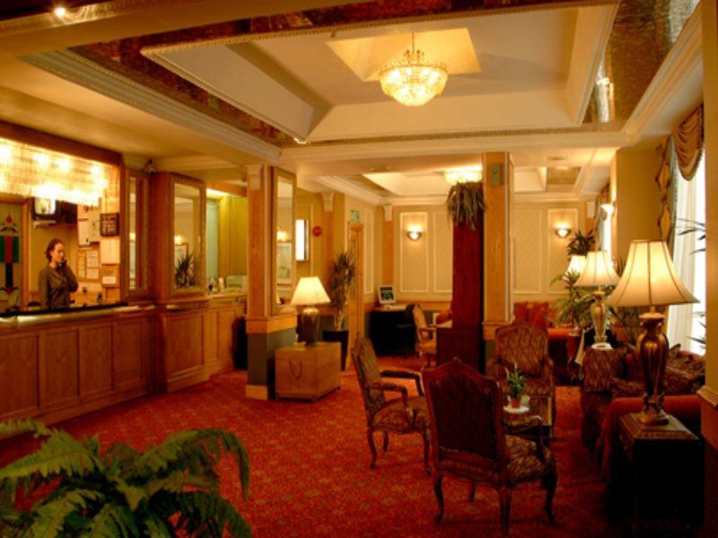 Holiday Villa Hotel Hotel