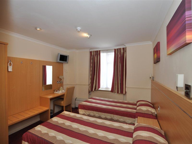 Hotel Queens Park 3*