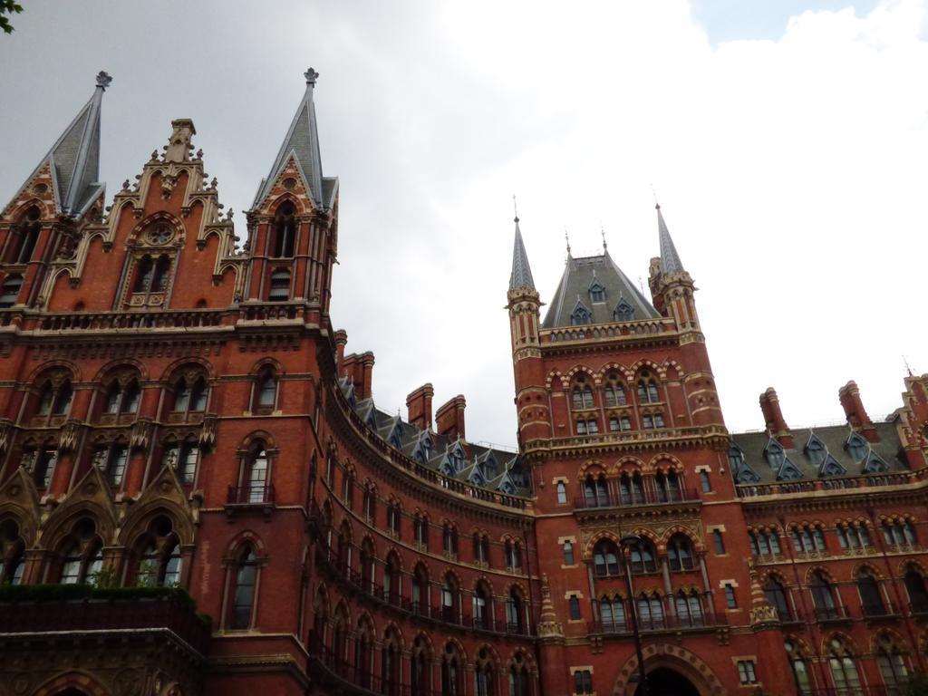 Apartment Clare Court London