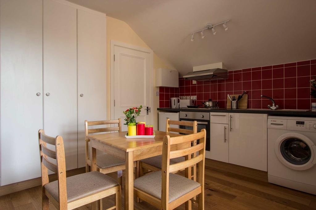 Private Willesden Green * London