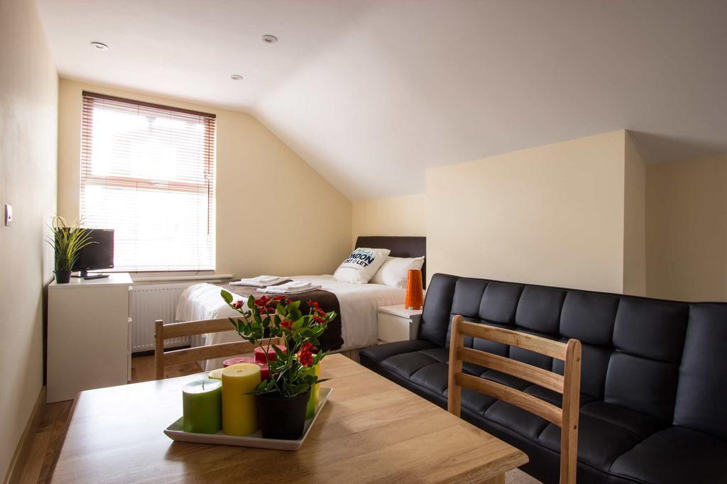Private Willesden Green * London