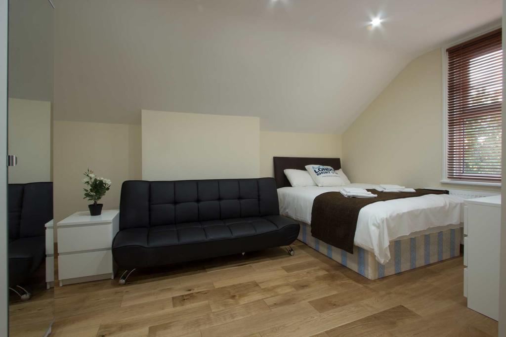 Private Willesden Green *