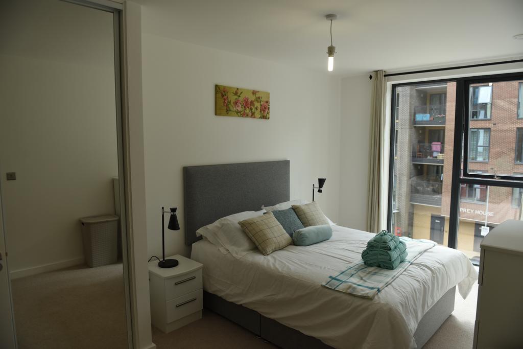 Greenwich Two Bedroom Apartment *