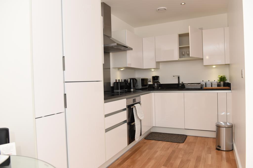 Greenwich Two Bedroom Apartment *