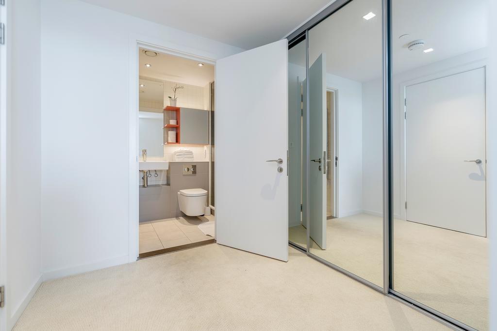 Apartment Royal Docks Penthouse *