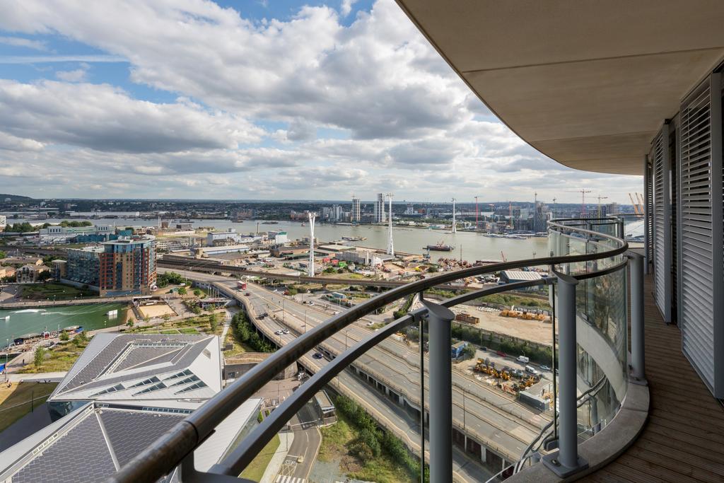 Royal Docks Penthouse Apartment *