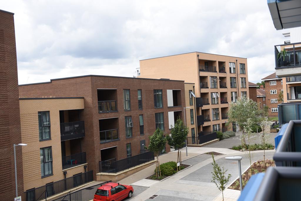 Apartment Greenwich Two Bedroom *