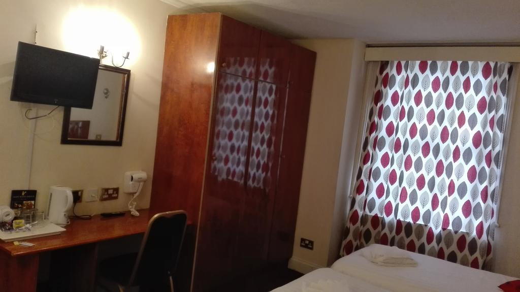 Whiteleaf Hotel